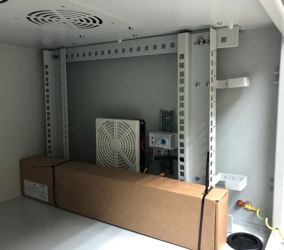 Rack RackTech 15U 600x600 Outdoor Wall Mount Server Rack Cabinet (RT-O15U-6060TH) - IP55 Weatherproof