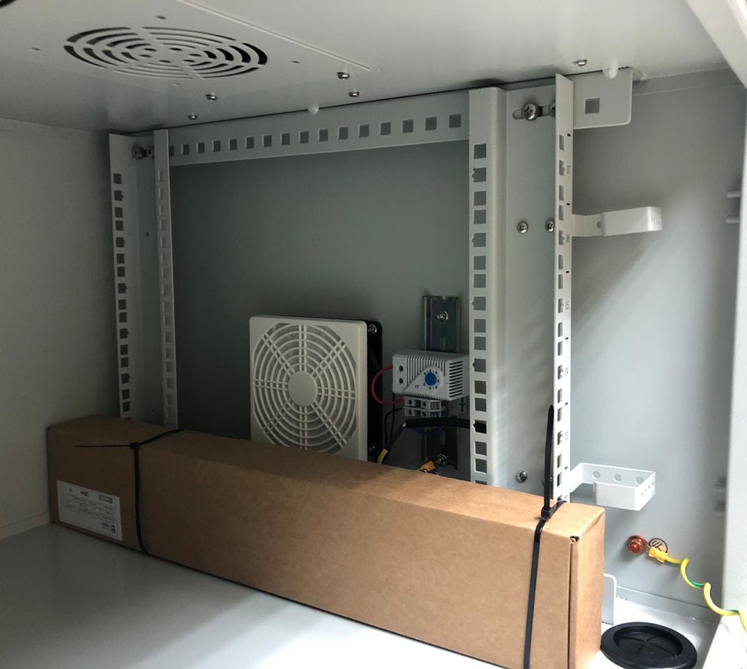 Rack RackTech 9U 600x600 Outdoor Wall Mount Server Rack Cabinet (RT-O9U-6060) - IP55 Weatherproof