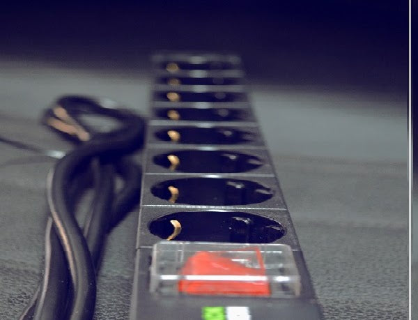 RackTech 1U 19" Rack Mount PDU - 8-Way German Outlets Power Distribution Unit with Switch
