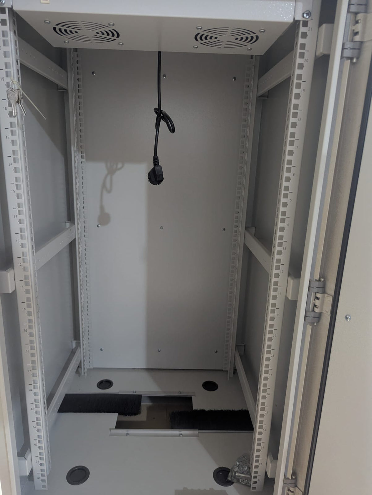 Rack RackTech 22U 600x600 Floor Standing Outdoor Server Rack Cabinet (RT-O22U-6060) - IP55 Weatherproof